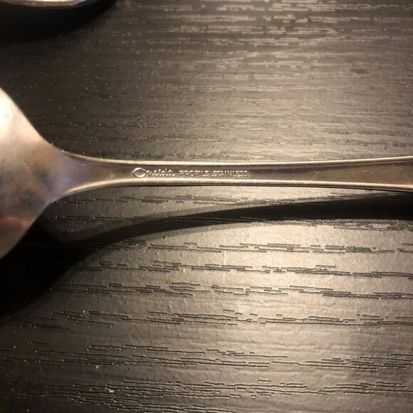 Oneida Stainless Profile Pattern Spoons Set Of 8 6.5" Long Durable & Elegant - Picture 2 of 6